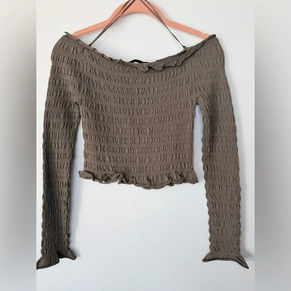 Zara Olive Green Smocked Crop Top – Long Sleeve – Size M - Picture 3 of 17